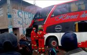 Vía Moquegua–Puno: Un muerto y más de 10 heridos deja ómnibus empotrado contra vivienda