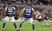 Con dos goles de Juanfer Quintero, River venció a Gimnasia
