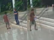 Acababa de recuperar la vista y un hombre sin hogar lo golpeó en la puerta de la clínica: quedó ciego