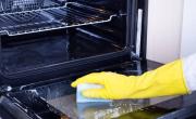 No gastes de más: el truco de limpieza para limpiar el horno y dejarlo como nuevo