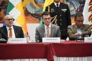 Escándalos de seguridad fuerzan a relevos en el gobierno de Paz