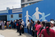 Pacientes denuncian largas colas y equipos inoperativos en hospitales de EsSalud –