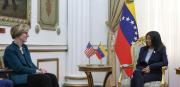 Presidenta (E) Delcy Rodríguez se reunió con la jefa de la Misión Diplomática de EEUU Laura Dogu