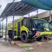 NAABOL traslada temporalmente carro bombero del aeropuerto de Yacuiba a Cochabamba para garantizar seguridad operacional