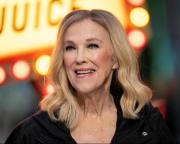 La actriz Catherine OHara murió tras sufrir una embolia pulmonar, padecía cáncer rectal