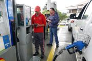 Razones detrás de la baja del precio del diésel y el alza de la extra y ecopaís en febrero de 2026 en Ecuador