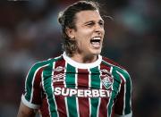 Codazo y roja directa: noche negra de Agustín Canobbio en el Maracaná por el Brasileirão