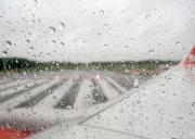 En la previa del fin de semana largo, suspenden un vuelo de Tucumán a Buenos Aires por la lluvia