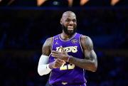 LeBron James, el jugador más longevo en lograr un triple doble