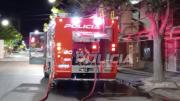 Un incendio en una casa abandonada provocó el susto de los vecinos del centro de Neuquén