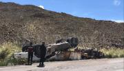 Impactante vuelco de un camión con bidones de agua cerca de Santa Rosa de Tastil