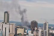 Tres locales afectados por incendio en Chile y Sucre, centro de Guayaquil