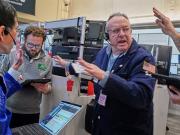 Wall Street aún calibra el impacto de la Inteligencia Artificial y los principales índices caen ante el temor por una burbuja