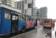 Choque de buses en Quito deja cinco heridos y cierre vial en Manuel Larrea