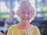 Detuvieron a un menor por el asalto a la abuela influencer