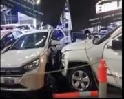 Choque contra una exhibición de vehículos dejó pérdidas millonarias en Valencia (+Video)