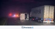 Tremendo: por un temporal de lluvia y viento volcaron 10 camiones