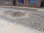 Comunidad Croata supervisa el renacer del empedrado histórico en Avenida Colón