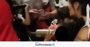 Tras el video viral, Gobierno pidió identificar a la mujer que le dio cerveza a su bebé