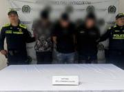 Encarcelan a dos hombres acusados de reclutar menores para disidencias de las Farc en Colombia