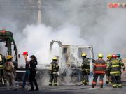 Autos incendiados, calles bloqueadas y violencia en al menos 13 estados de México tras la muerte del capo narco El Mencho