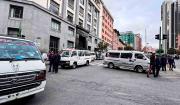Choferes bloquean el centro paceño por la calidad de la gasolina y exigen reunión con el Gobierno