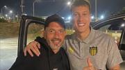 Tras la victoria de Peñarol, Washington Aguerre recibió la visita de un excompañero que juega en Nacional del interior