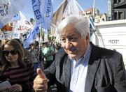 Julio Piumato encabezó un paro y la toma del edificio de los Tribunales del Trabajo contra la reforma laboral