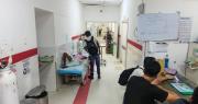 En el Hospital del Plan Tres Mil atienden a los pacientes en los pasillos y médicos denuncian falta de espacio