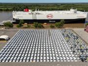 La firma china que trajo al país 7.000 autos con su propio barco, ya vende en Europa el doble que Tesla