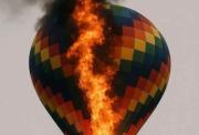 Muere familia de ocho personas al incendiarse en pleno vuelo un globo aerostático en Brasil