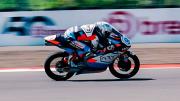 Complicado inicio en Tailandia: los argentinos Morelli y Perrone largarán 11º y 14º en Moto 3