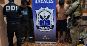 En Chimbas, detuvieron a dos hombres tras desbaratar una banda narco y secuestraron medio kilo de cocaína, armas y casi $600.000