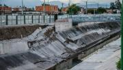 Vecinos alertan derrumbes en el canal Yrigoyen y el municipio realiza obras
