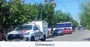 Una mujer fue embestida por un colectivo mientras cruzaba la calle