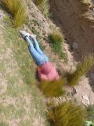 Investigan muerte de mujer en Caracollo; su bebé fue hallada cerca de ella