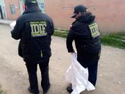 Un hombre estrangula a su novia y traslada el cuerpo para ocultar el crimen