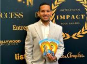 El escritor zuliano Reinaldo De Fernández se alzó con el International Impact Book Award en EEUU