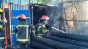 Controlan incendio en un depósito de materiales de comunicación en Rafael Calzada
