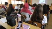 Ley prohíbe uso de celulares en colegios: ¿Pueden revisar la mochila para quitar dispositivos y qué dice la norma?