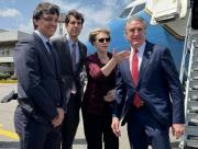 EEUU y Venezuela inician nueva fase: Doug Burgum llega a Caracas para reunirse con Delcy Rodríguez -