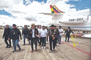 Avión presidencial sufre “fallas inusuales” y Paz viaja a EE.UU. en vuelo comercial