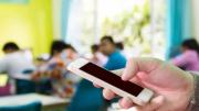 La Ciudad de Buenos Aires prohibió el uso de celulares en las escuelas secundarias