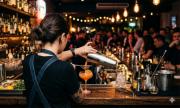 Detrás de la barra: el desafío de abrir más espacio para mujeres en la coctelería