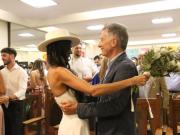 El pogo de Mauricio Macri en el casamiento de su sobrino con Emily Lucius