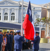 Iquique Dio Inicio Al Mes Del Aire Con Izamiento De La Bandera Por Los 96 Años De La Fuerza Aérea