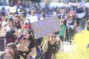 Multitudinaria marcha por el Día Internacional de la Mujer recorrió el centro de Talca