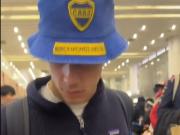 Franco Colapinto ya está en China: llegó con otro guiño a Boca y recibió una lluvia de regalos de los fanáticos