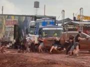 Misiones: una camioneta perdió el control y chocó al público durante una exhibición en un trompódromo