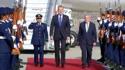 Rey Felipe VI arriba a Chile para participar del cambio de mando: Revisa cómo fue su llegada